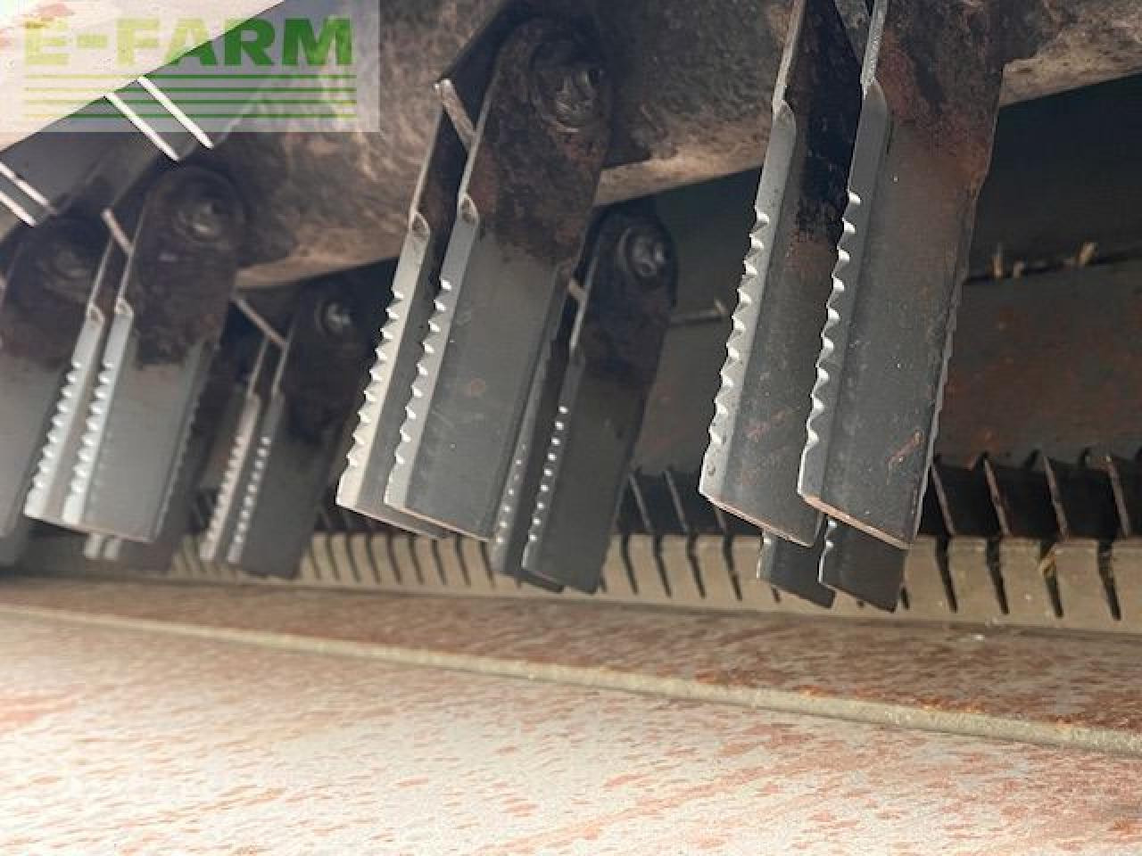 Derliaus nuėmimo kombainas John Deere T670: foto 14