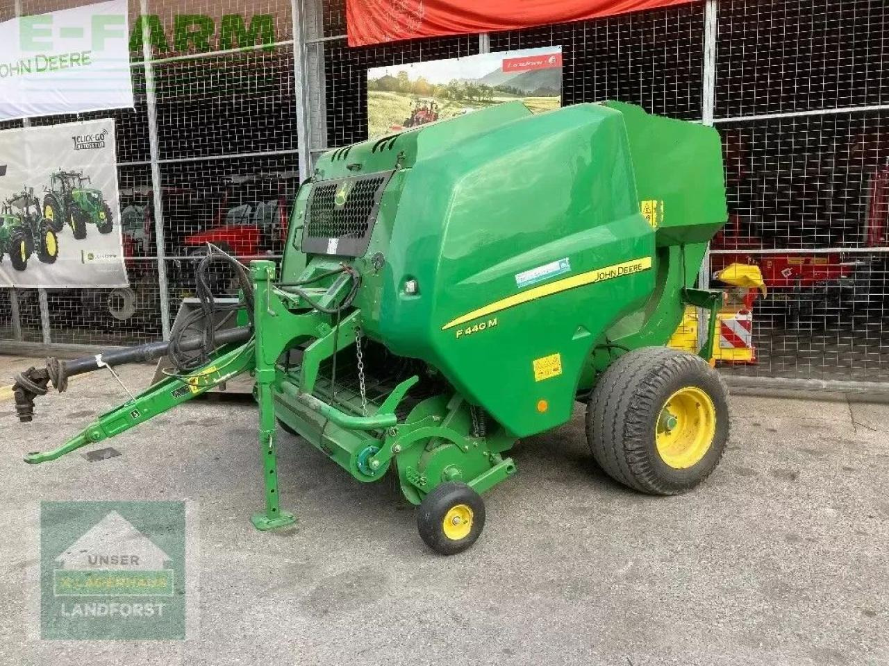 John Deere f440m - Stačiakampių ryšulių presas: foto 1 John Deere f440m - Stačiakampių ryšulių presas: foto 1