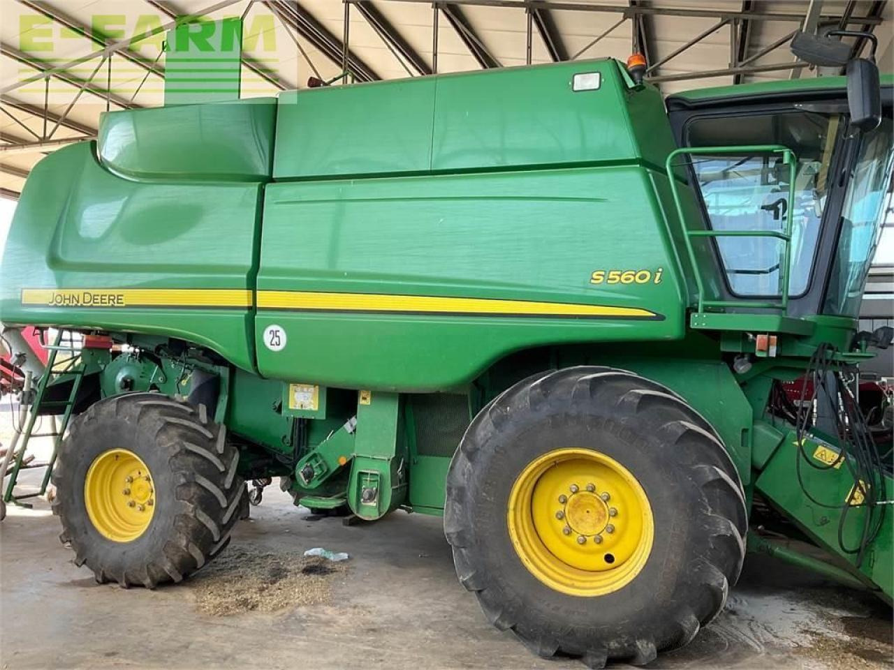 John Deere mietitrebbia s 560 - Derliaus nuėmimo kombainas: foto 1 John Deere mietitrebbia s 560 - Derliaus nuėmimo kombainas: foto 1