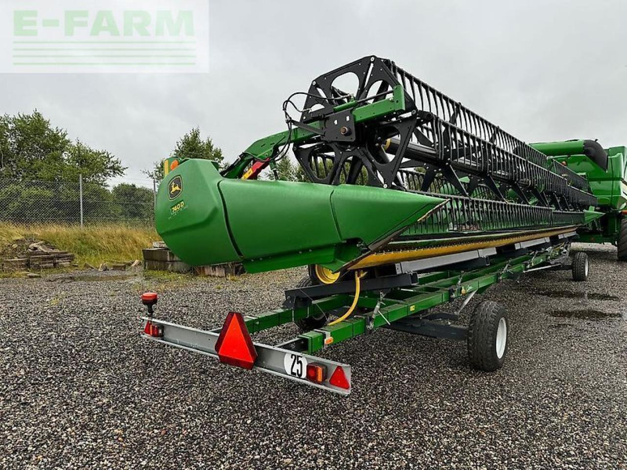 John Deere s790 - Derliaus nuėmimo kombainas: foto 5 John Deere s790 - Derliaus nuėmimo kombainas: foto 5