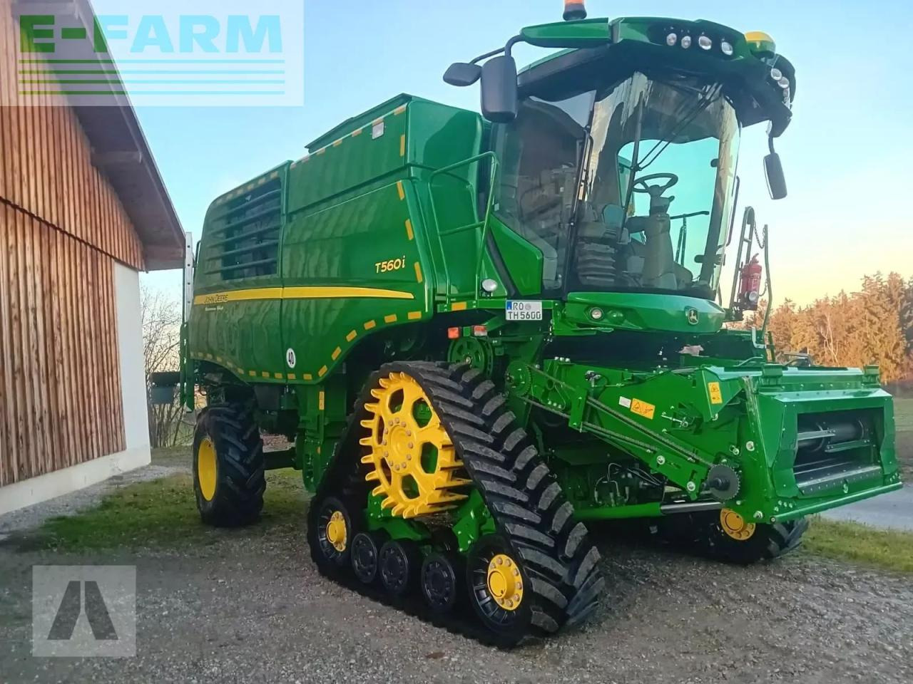John Deere t 560 i - Derliaus nuėmimo kombainas: foto 1 John Deere t 560 i - Derliaus nuėmimo kombainas: foto 1
