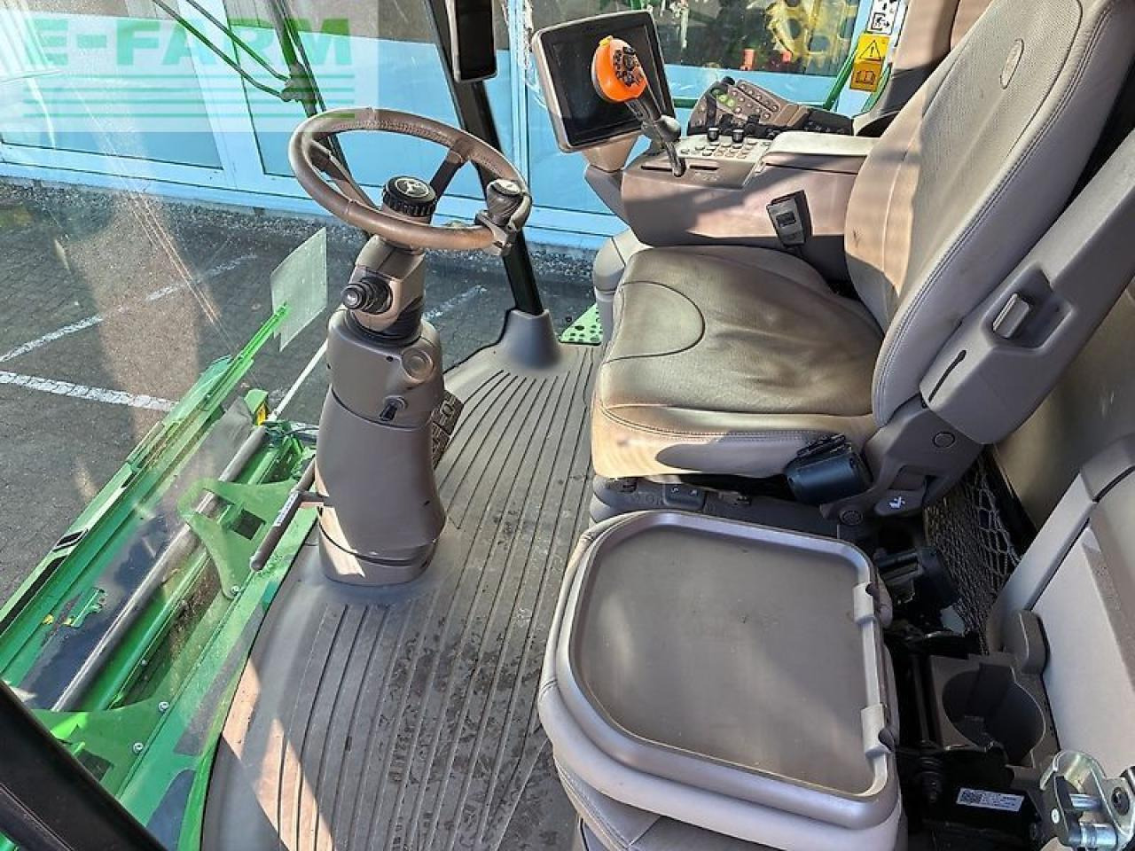 Derliaus nuėmimo kombainas John Deere t 670 i raupe: foto 9