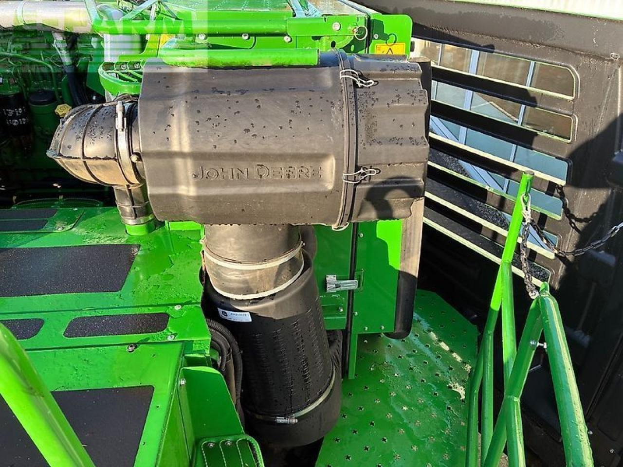 Derliaus nuėmimo kombainas John Deere t 670 i raupe: foto 14