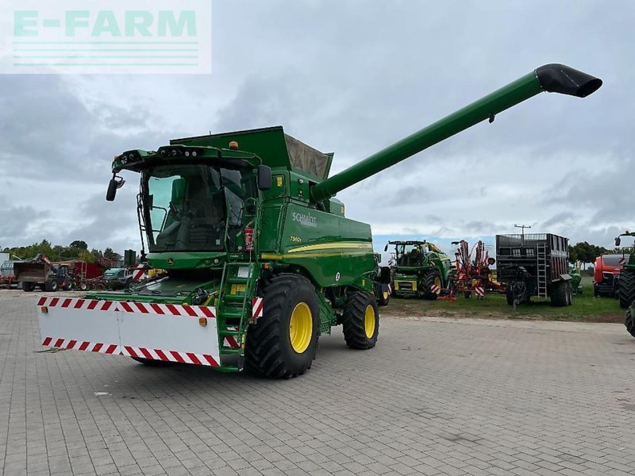 John Deere t560 - Derliaus nuėmimo kombainas: foto 1 John Deere t560 - Derliaus nuėmimo kombainas: foto 1