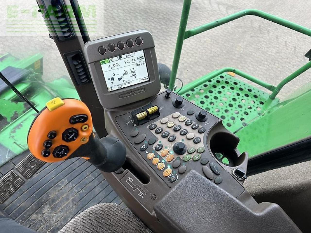 John Deere t660 - Derliaus nuėmimo kombainas: foto 4 John Deere t660 - Derliaus nuėmimo kombainas: foto 4