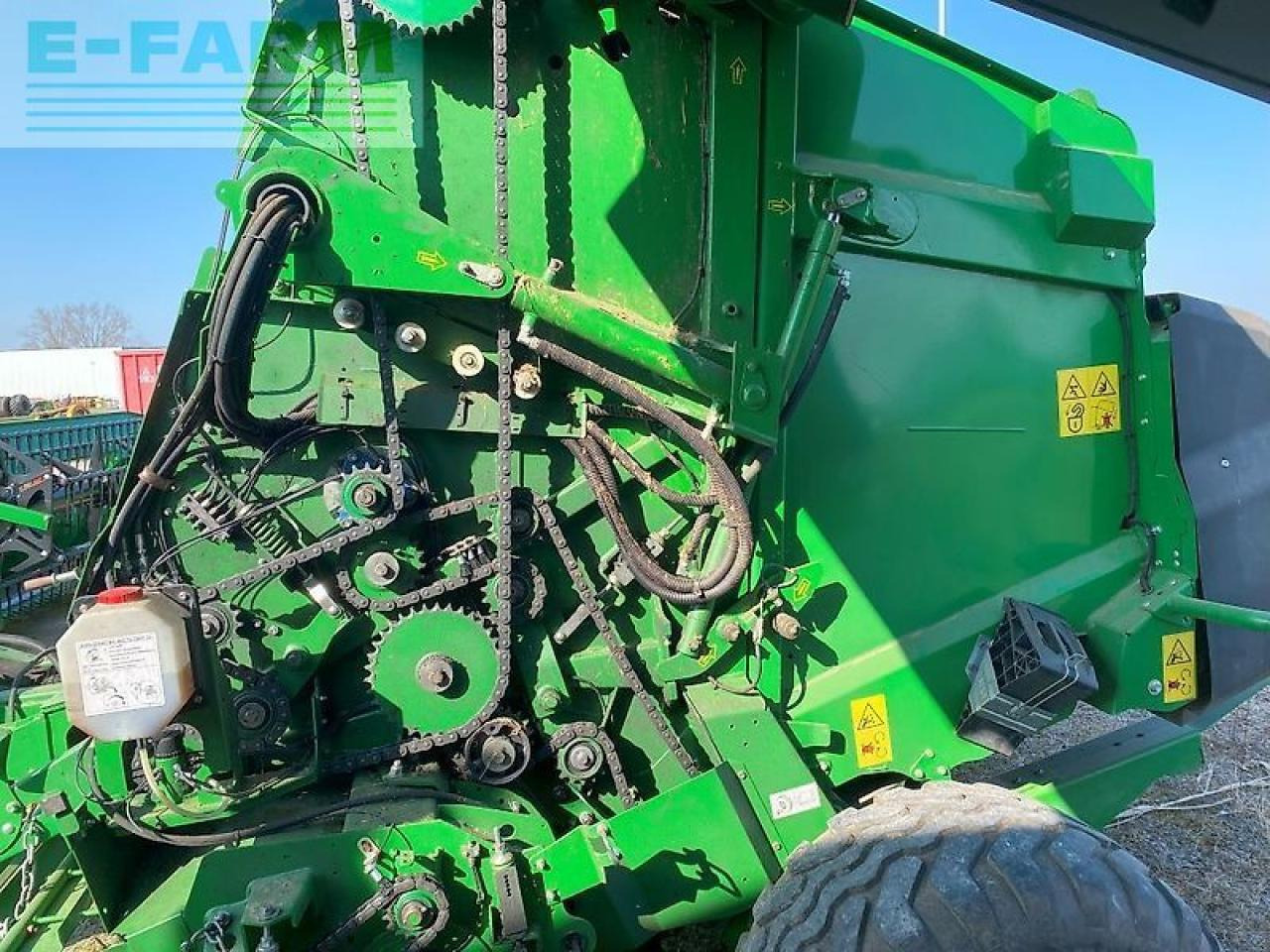 Stačiakampių ryšulių presas John Deere v451m: foto 13
