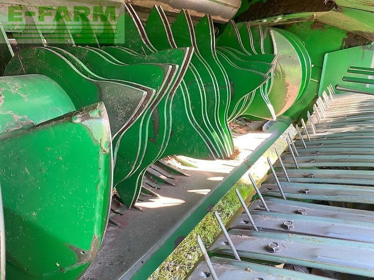 Stačiakampių ryšulių presas John Deere v451m: foto 10