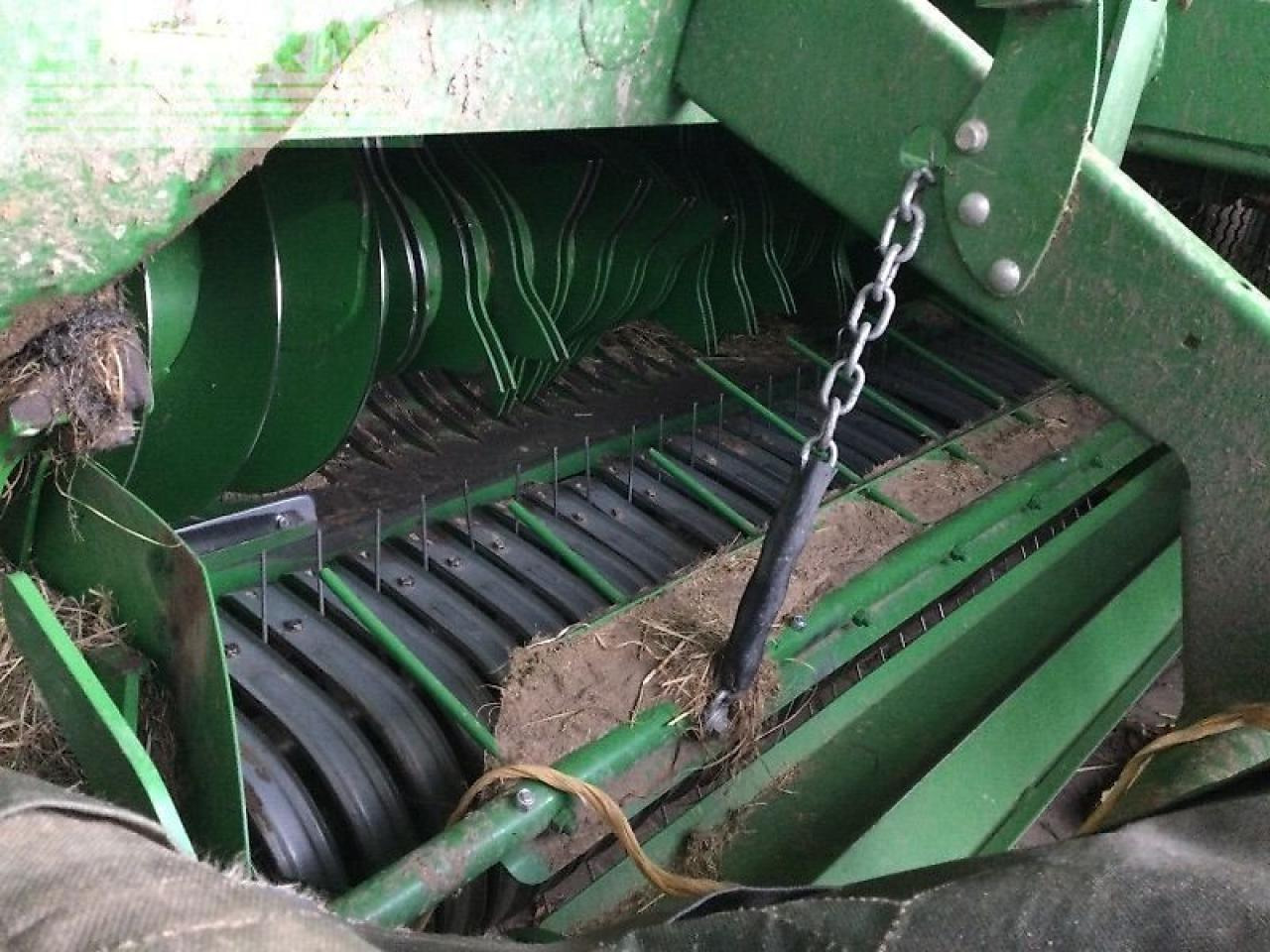 John Deere v451m - Stačiakampių ryšulių presas: foto 2 John Deere v451m - Stačiakampių ryšulių presas: foto 2