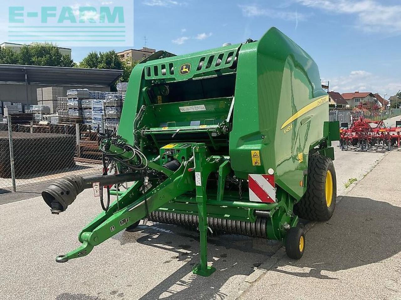 John Deere v451r - Stačiakampių ryšulių presas: foto 2 John Deere v451r - Stačiakampių ryšulių presas: foto 2