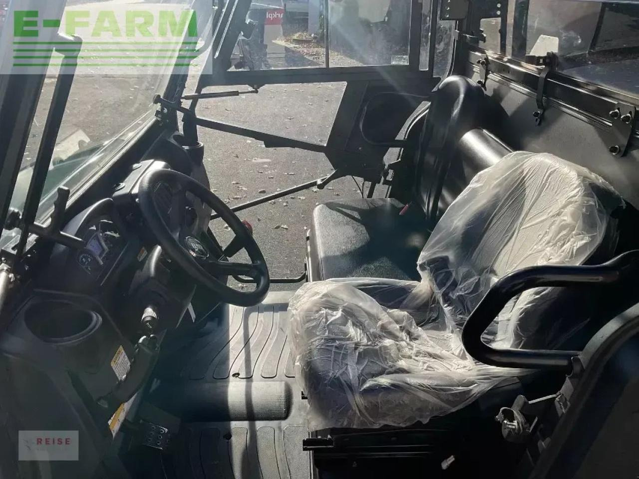 Kioti k9 2400 - Traktorius: foto 5 Kioti k9 2400 - Traktorius: foto 5