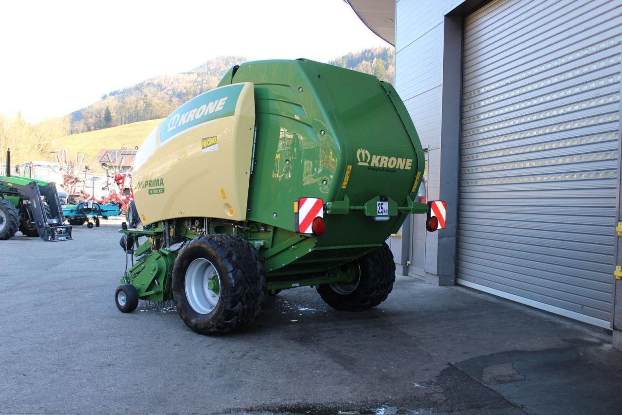 Krone comprima v 150 xc - Stačiakampių ryšulių presas: foto 4 Krone comprima v 150 xc - Stačiakampių ryšulių presas: foto 4