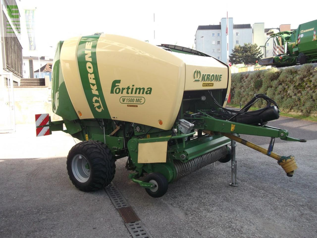 Krone fortima v 1500 multi cut - Stačiakampių ryšulių presas: foto 1 Krone fortima v 1500 multi cut - Stačiakampių ryšulių presas: foto 1