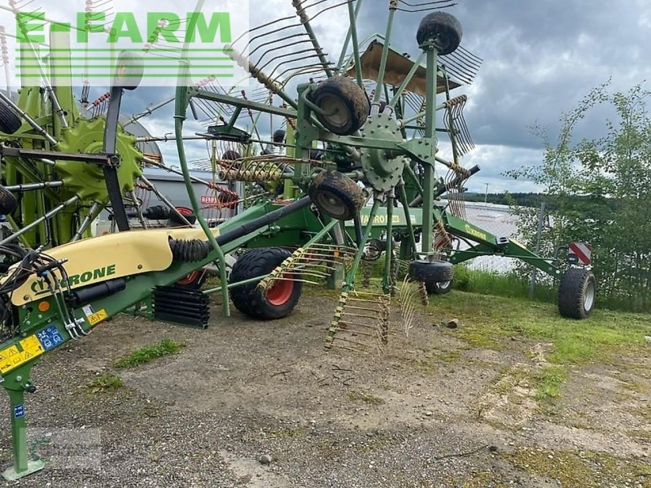 Krone schwadro ts 740 twin - Šieno grėblys/ Vartytuvas: foto 1 Krone schwadro ts 740 twin - Šieno grėblys/ Vartytuvas: foto 1