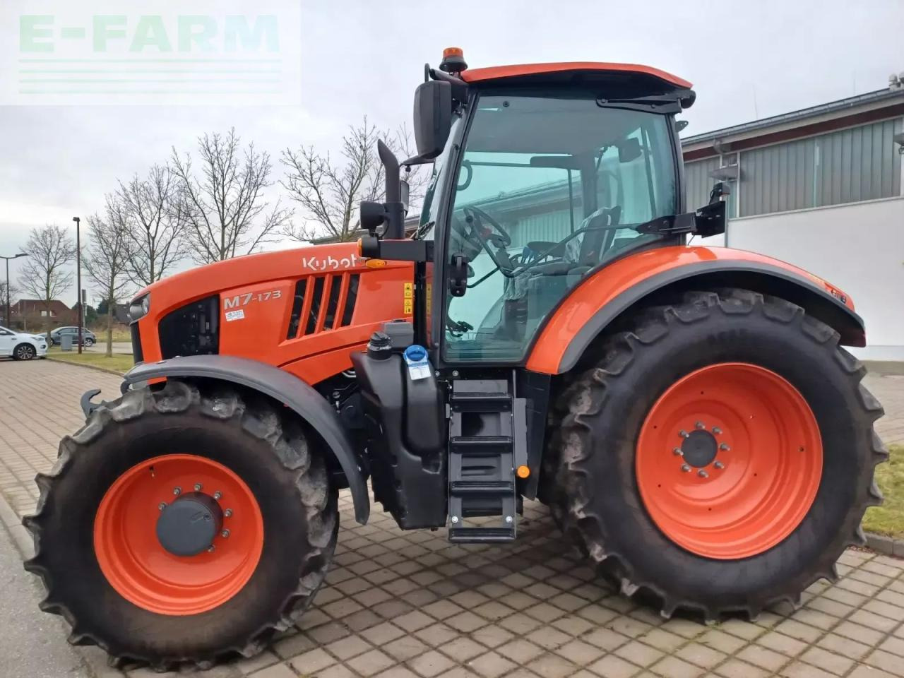 Kubota m 7-173 - Traktorius: foto 1 Kubota m 7-173 - Traktorius: foto 1
