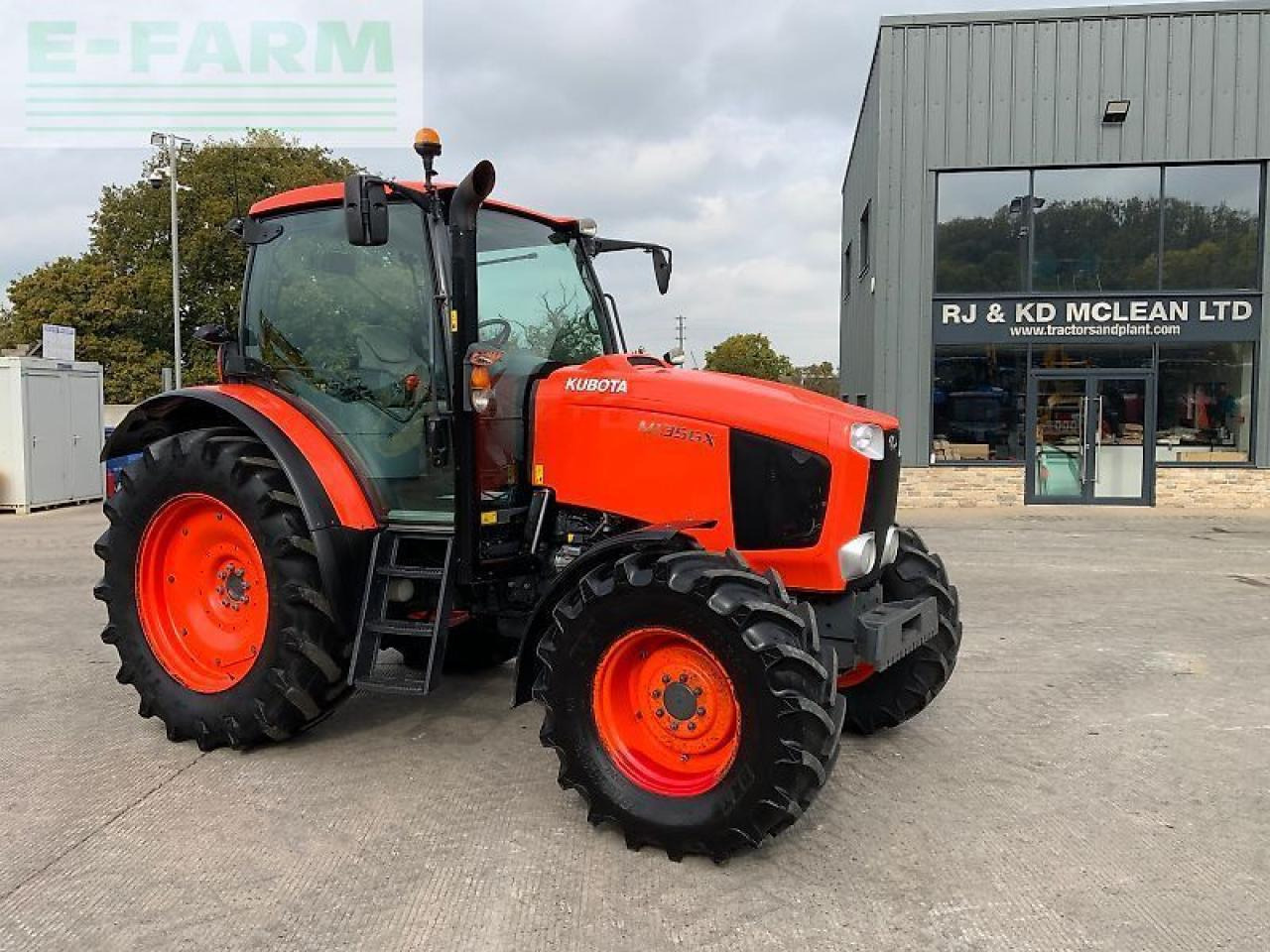 Kubota m135 gx tractor (st24279) - Traktorius: foto 2 Kubota m135 gx tractor (st24279) - Traktorius: foto 2