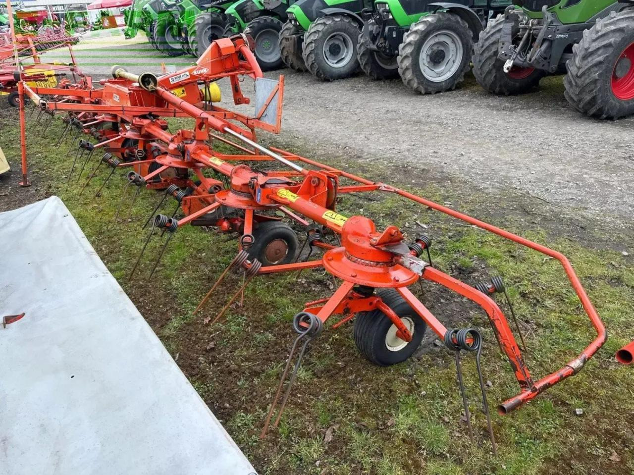 Kuhn faneur gf8501mh kuhn - Šieno grėblys/ Vartytuvas: foto 4 Kuhn faneur gf8501mh kuhn - Šieno grėblys/ Vartytuvas: foto 4