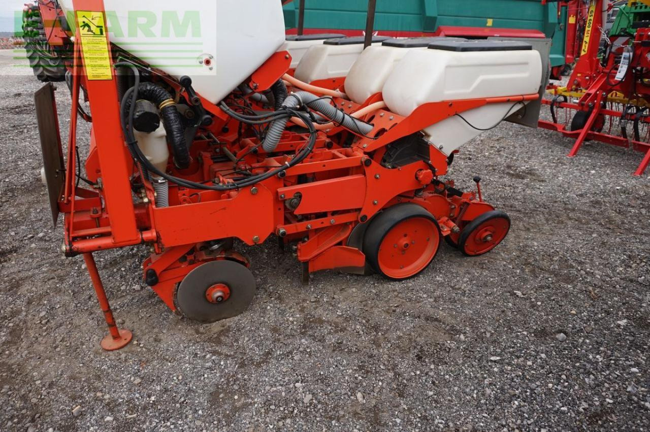 Kuhn maxima gt 6rhg - Tikslaus išsėjimo sėjamoji: foto 4 Kuhn maxima gt 6rhg - Tikslaus išsėjimo sėjamoji: foto 4