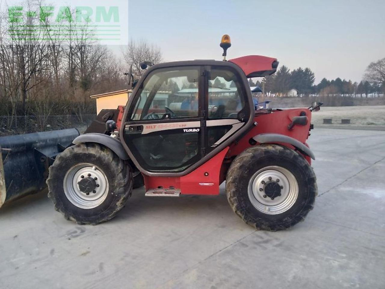 Manitou mlt 634-120 lsu - Teleskopinis krautuvas: foto 3 Manitou mlt 634-120 lsu - Teleskopinis krautuvas: foto 3