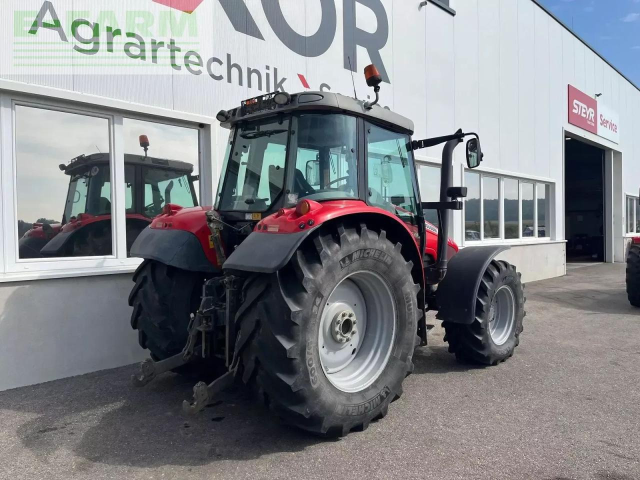 Massey Ferguson 5455-4 standard Standard - Traktorius: foto 3 Massey Ferguson 5455-4 standard Standard - Traktorius: foto 3