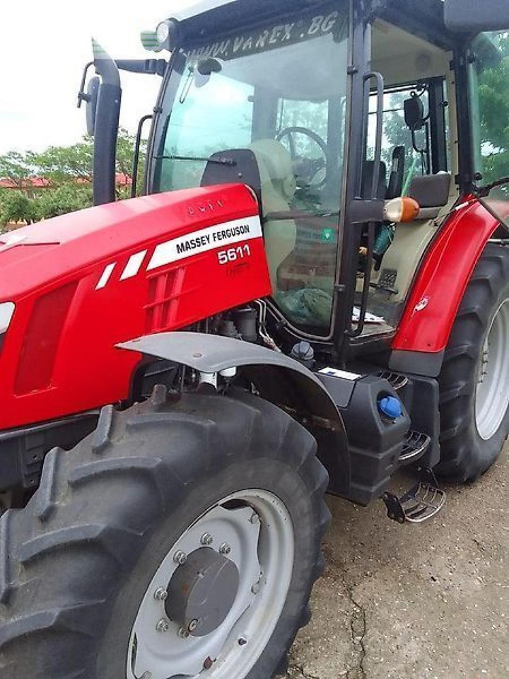 Massey Ferguson 5611-dyna 4- eesential Essential - Traktorius: foto 2 Massey Ferguson 5611-dyna 4- eesential Essential - Traktorius: foto 2
