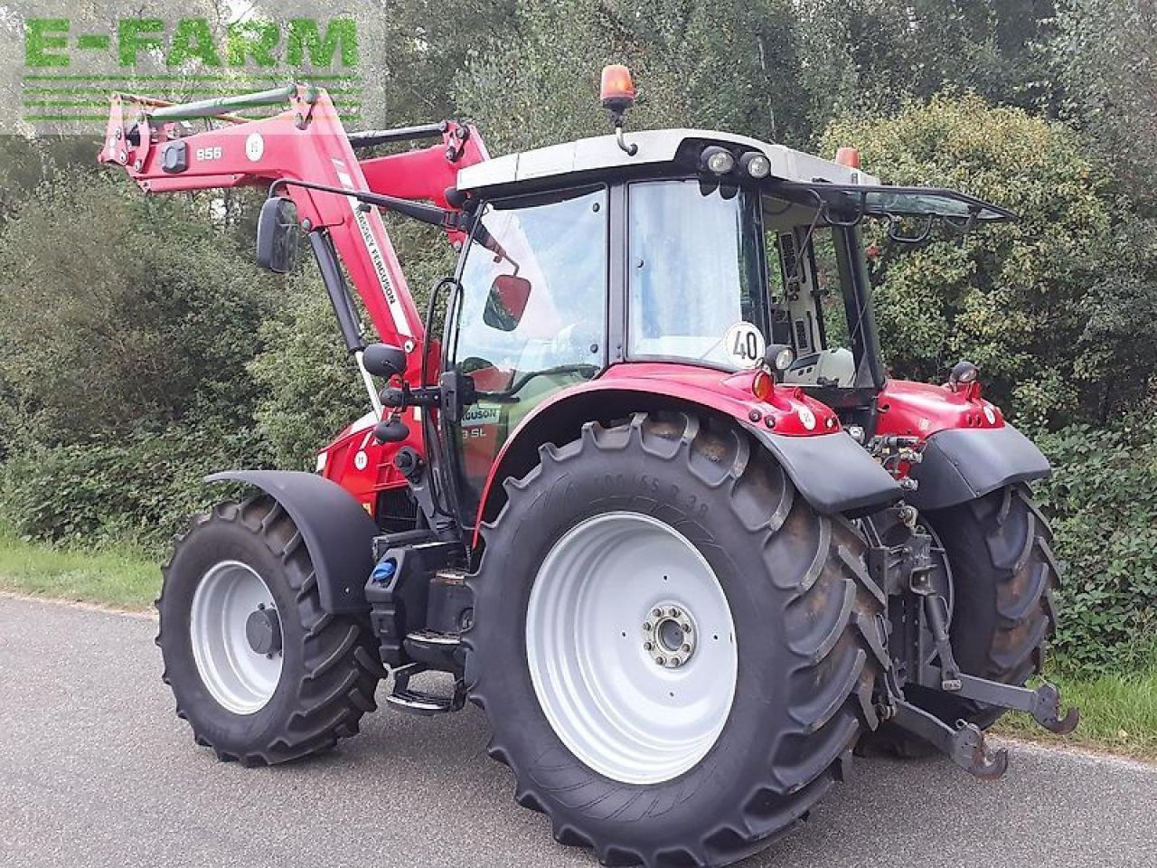 Massey Ferguson 5713 sl - Traktorius: foto 3 Massey Ferguson 5713 sl - Traktorius: foto 3