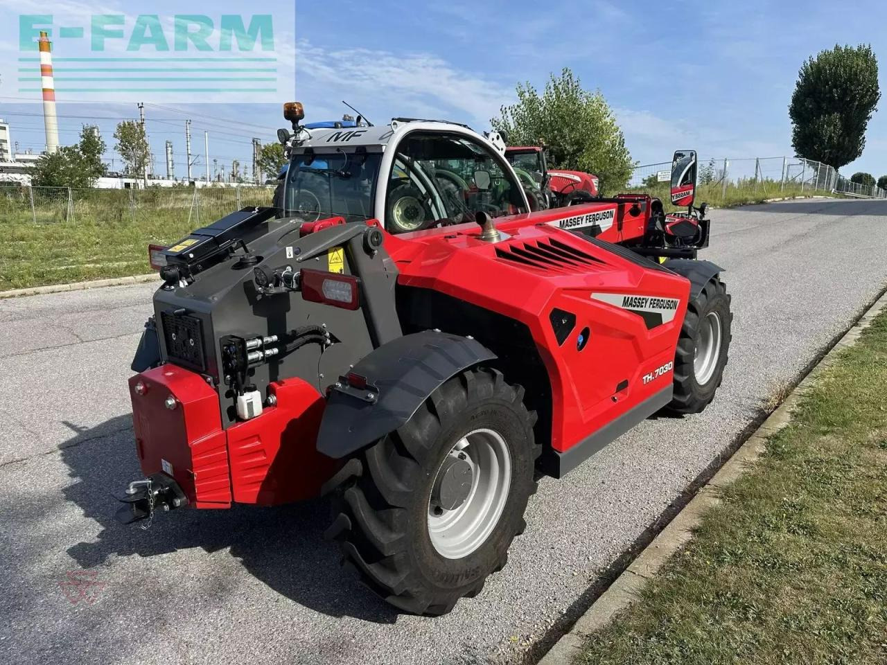 Massey Ferguson massey ferguson th.7030lp s5 - Teleskopinis krautuvas: foto 4 Massey Ferguson massey ferguson th.7030lp s5 - Teleskopinis krautuvas: foto 4