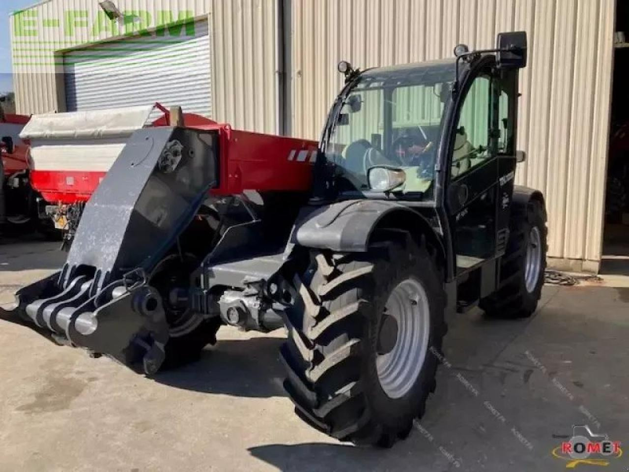 Massey Ferguson th7038 - Teleskopinis krautuvas: foto 2 Massey Ferguson th7038 - Teleskopinis krautuvas: foto 2