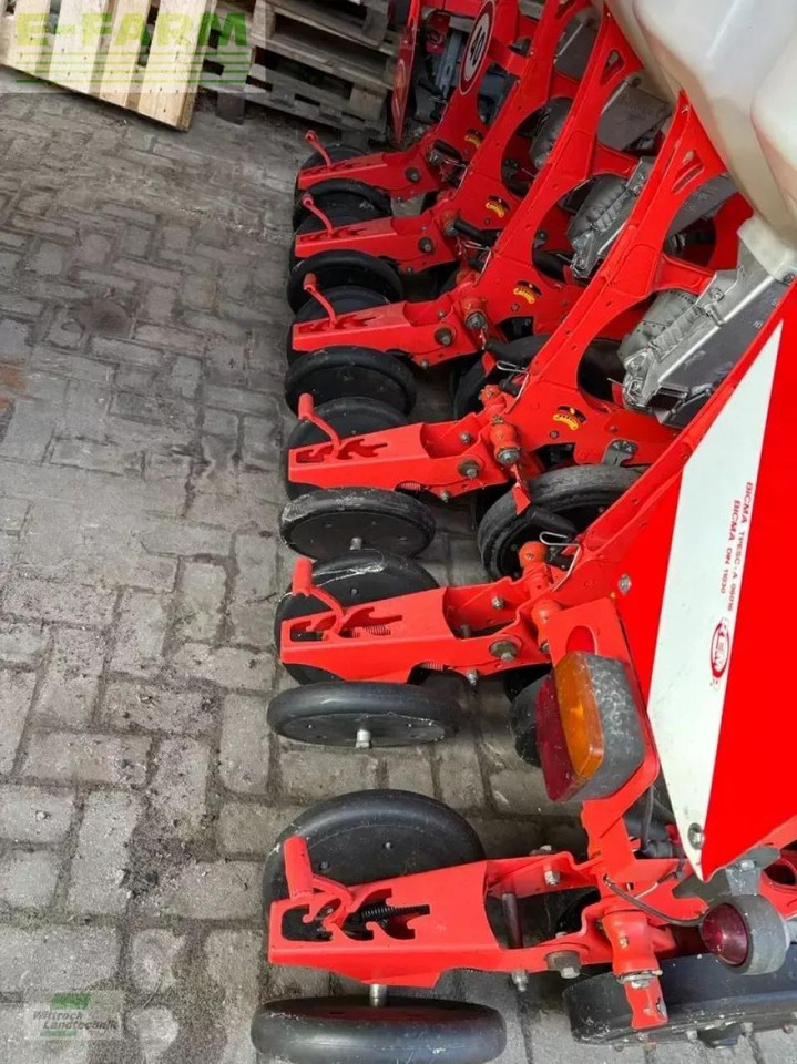 Mustang manta 12 row - Tikslaus išsėjimo sėjamoji: foto 4 Mustang manta 12 row - Tikslaus išsėjimo sėjamoji: foto 4