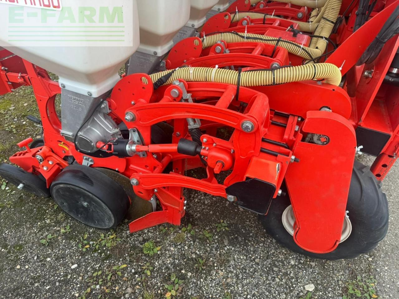 Mustang manta 12 x 50 - Tikslaus išsėjimo sėjamoji: foto 4 Mustang manta 12 x 50 - Tikslaus išsėjimo sėjamoji: foto 4