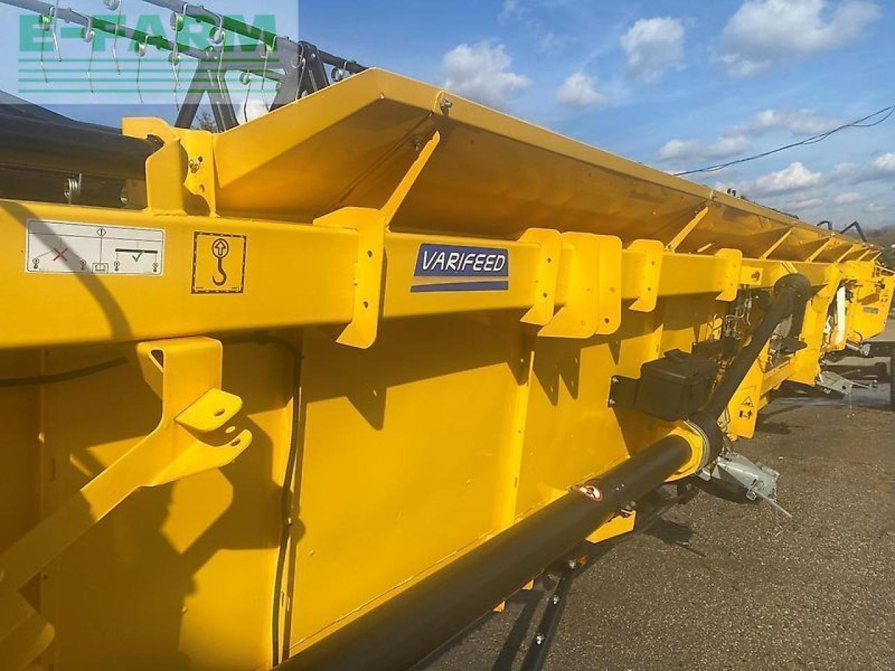 Įranga už pašarų kombainai New Holland 35v varifeed: foto 21