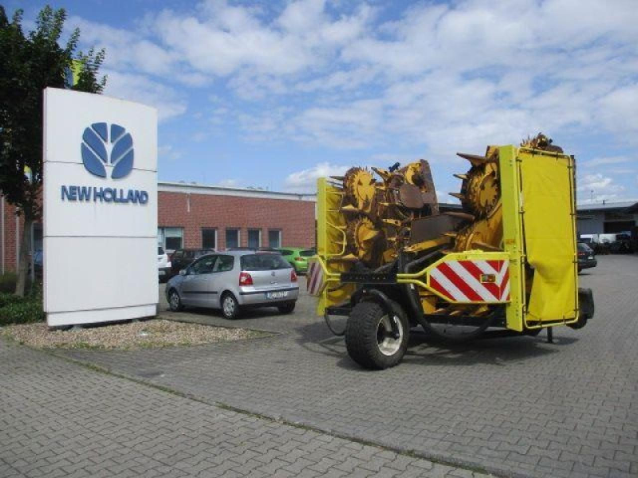 New Holland 90 sfi - 12reihig - Įranga už pašarų kombainai: foto 2 New Holland 90 sfi - 12reihig - Įranga už pašarų kombainai: foto 2