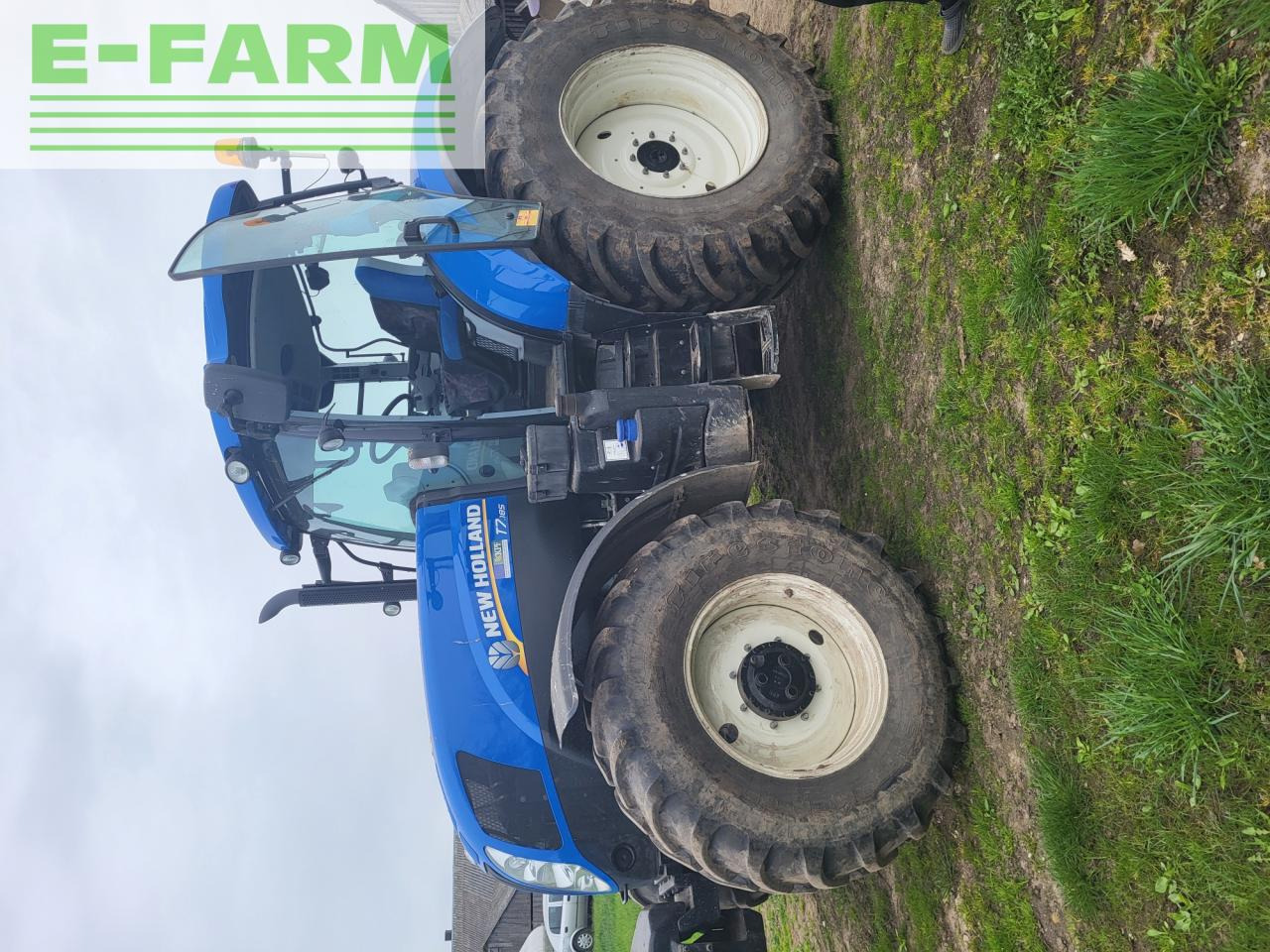 New Holland T 7.185 - Traktorius: foto 5 New Holland T 7.185 - Traktorius: foto 5