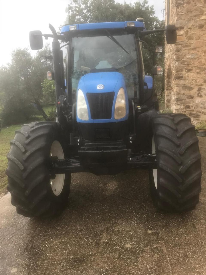 New Holland T7.225 - Traktorius: foto 2 New Holland T7.225 - Traktorius: foto 2