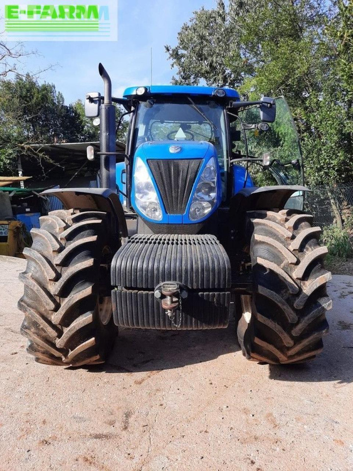 New Holland T7070 - Traktorius: foto 1 New Holland T7070 - Traktorius: foto 1