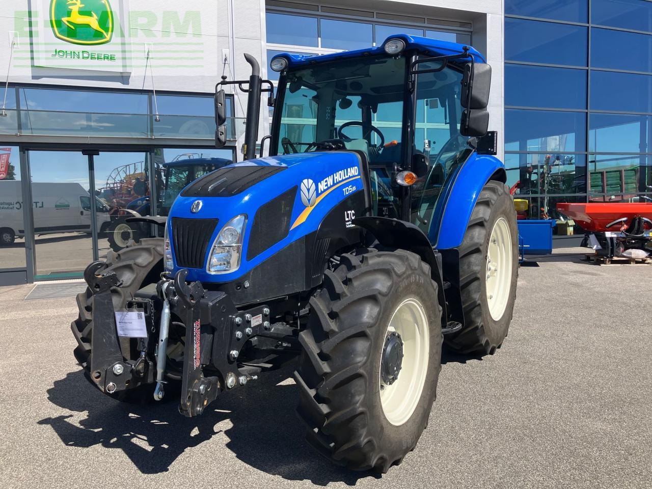 New Holland TD5.85 - Traktorius: foto 1 New Holland TD5.85 - Traktorius: foto 1