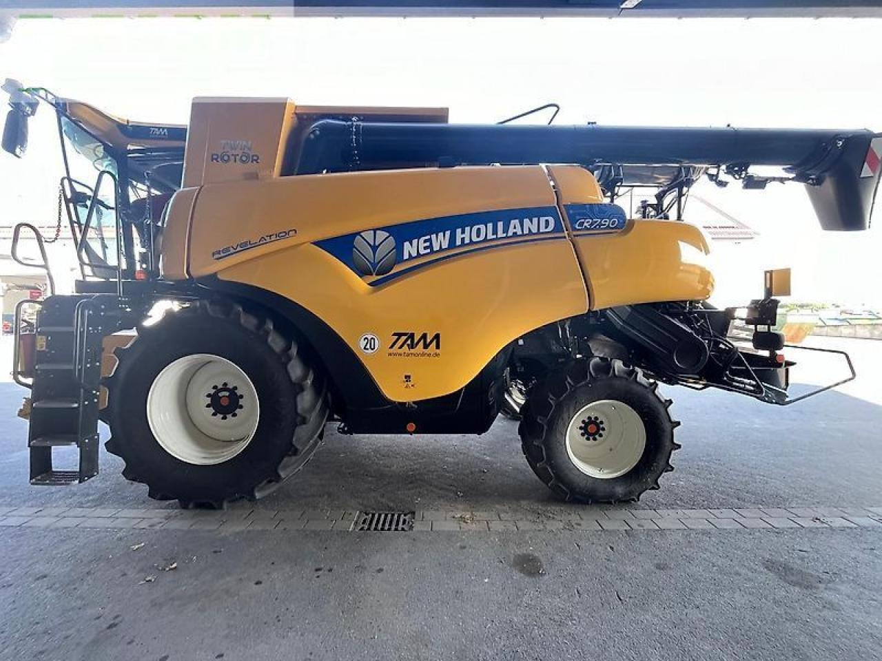 New Holland cr 7.90 + 8,53m sw + ssw - Derliaus nuėmimo kombainas: foto 1 New Holland cr 7.90 + 8,53m sw + ssw - Derliaus nuėmimo kombainas: foto 1