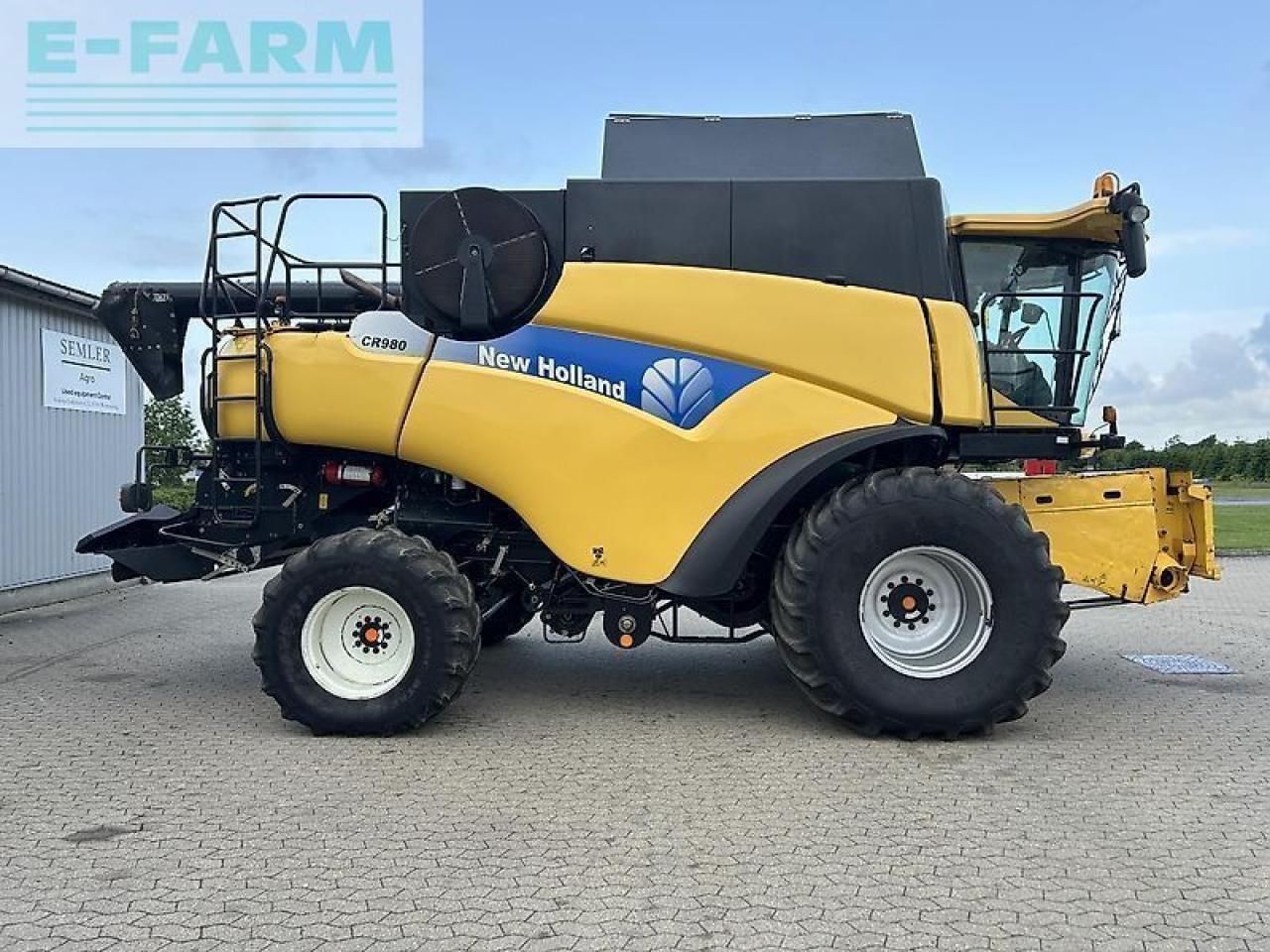 Derliaus nuėmimo kombainas New Holland cr 980: foto 14