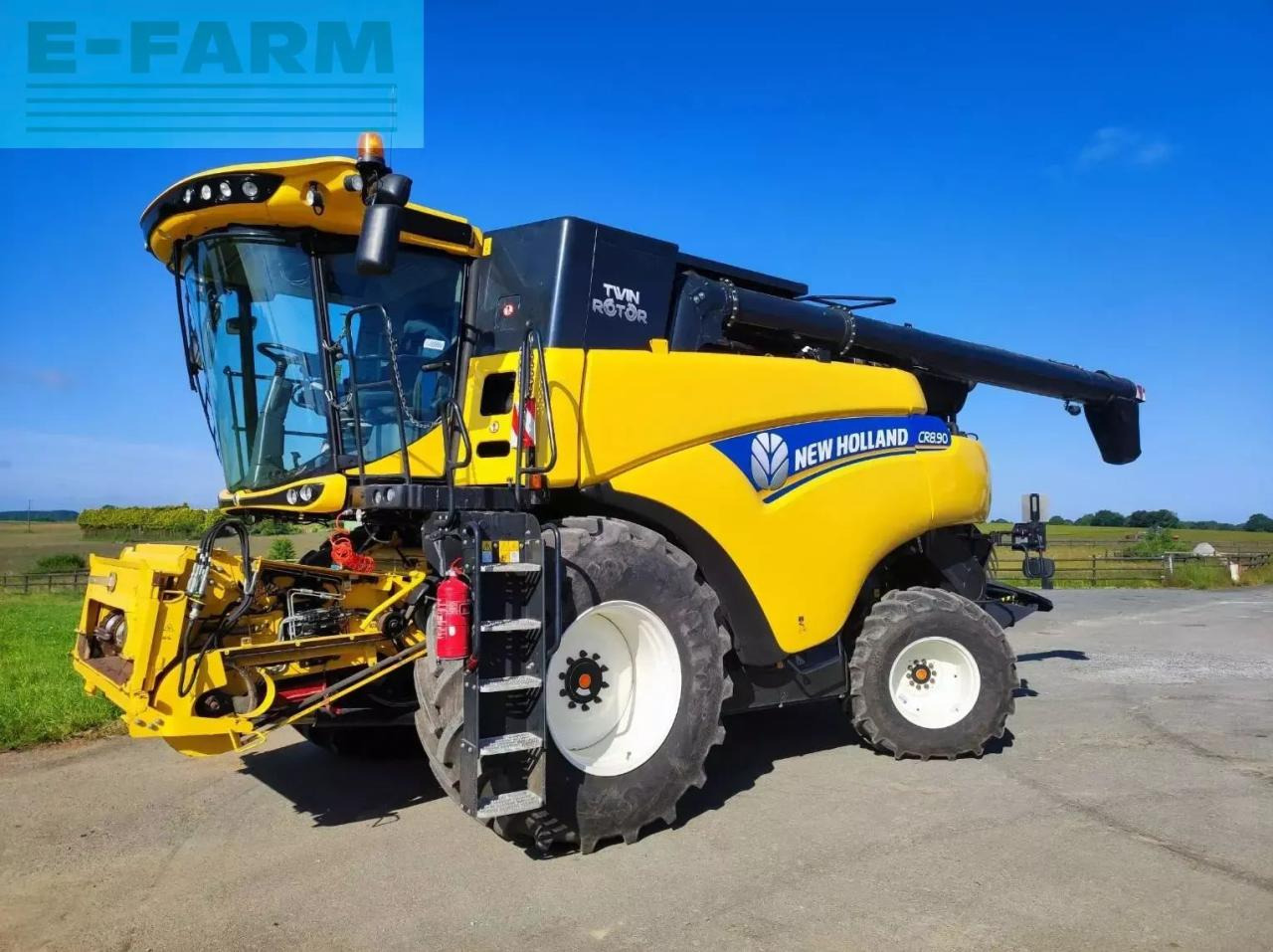 New Holland cr8.90 - Derliaus nuėmimo kombainas: foto 1 New Holland cr8.90 - Derliaus nuėmimo kombainas: foto 1