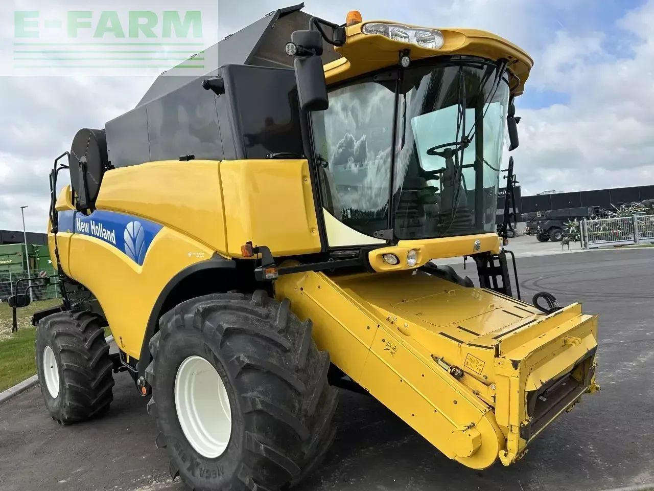 New Holland cx 8090 - Derliaus nuėmimo kombainas: foto 4 New Holland cx 8090 - Derliaus nuėmimo kombainas: foto 4