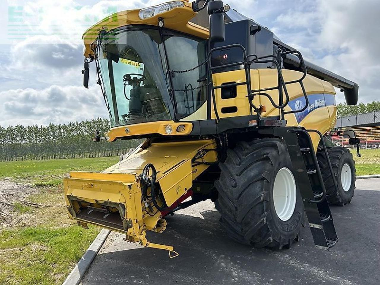 New Holland cx 8090 - Derliaus nuėmimo kombainas: foto 2 New Holland cx 8090 - Derliaus nuėmimo kombainas: foto 2