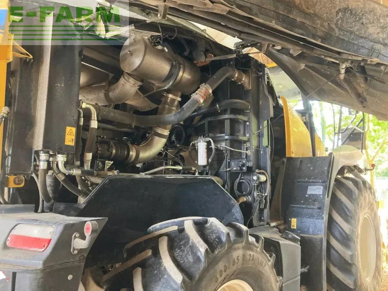 New Holland fr 480 - Pašarų kombainas: foto 4 New Holland fr 480 - Pašarų kombainas: foto 4