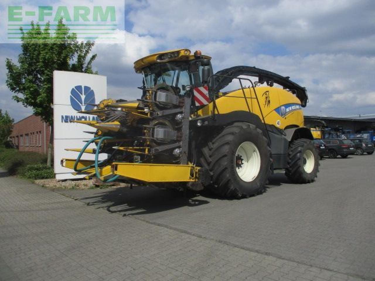 New Holland fr 700 - Pašarų kombainas: foto 1 New Holland fr 700 - Pašarų kombainas: foto 1