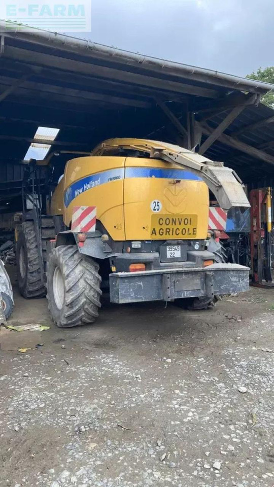 New Holland fr9060 - Pašarų kombainas: foto 1 New Holland fr9060 - Pašarų kombainas: foto 1
