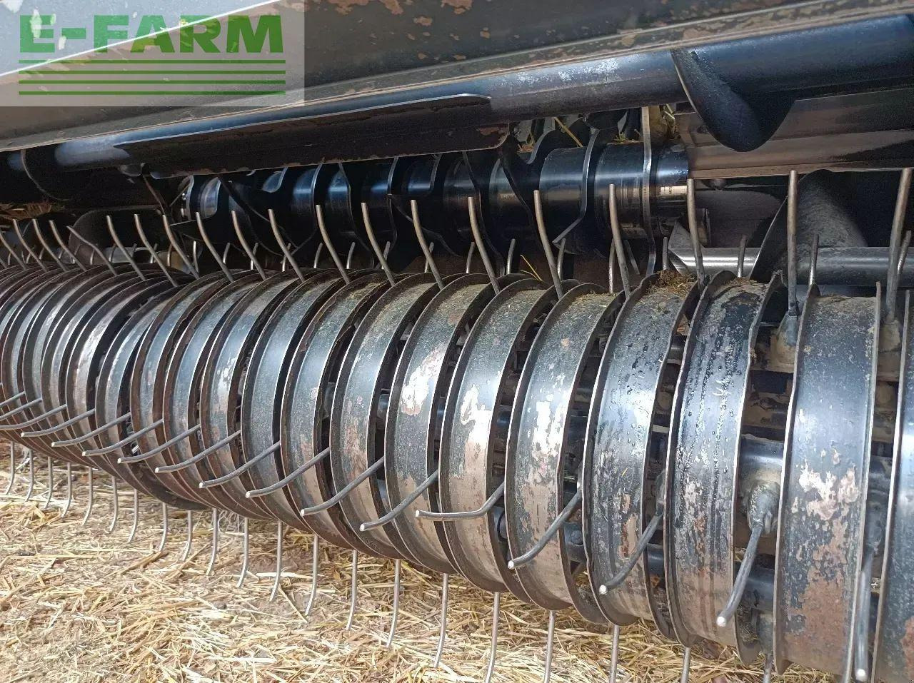 New Holland rb 180 superfeed - Stačiakampių ryšulių presas: foto 3 New Holland rb 180 superfeed - Stačiakampių ryšulių presas: foto 3