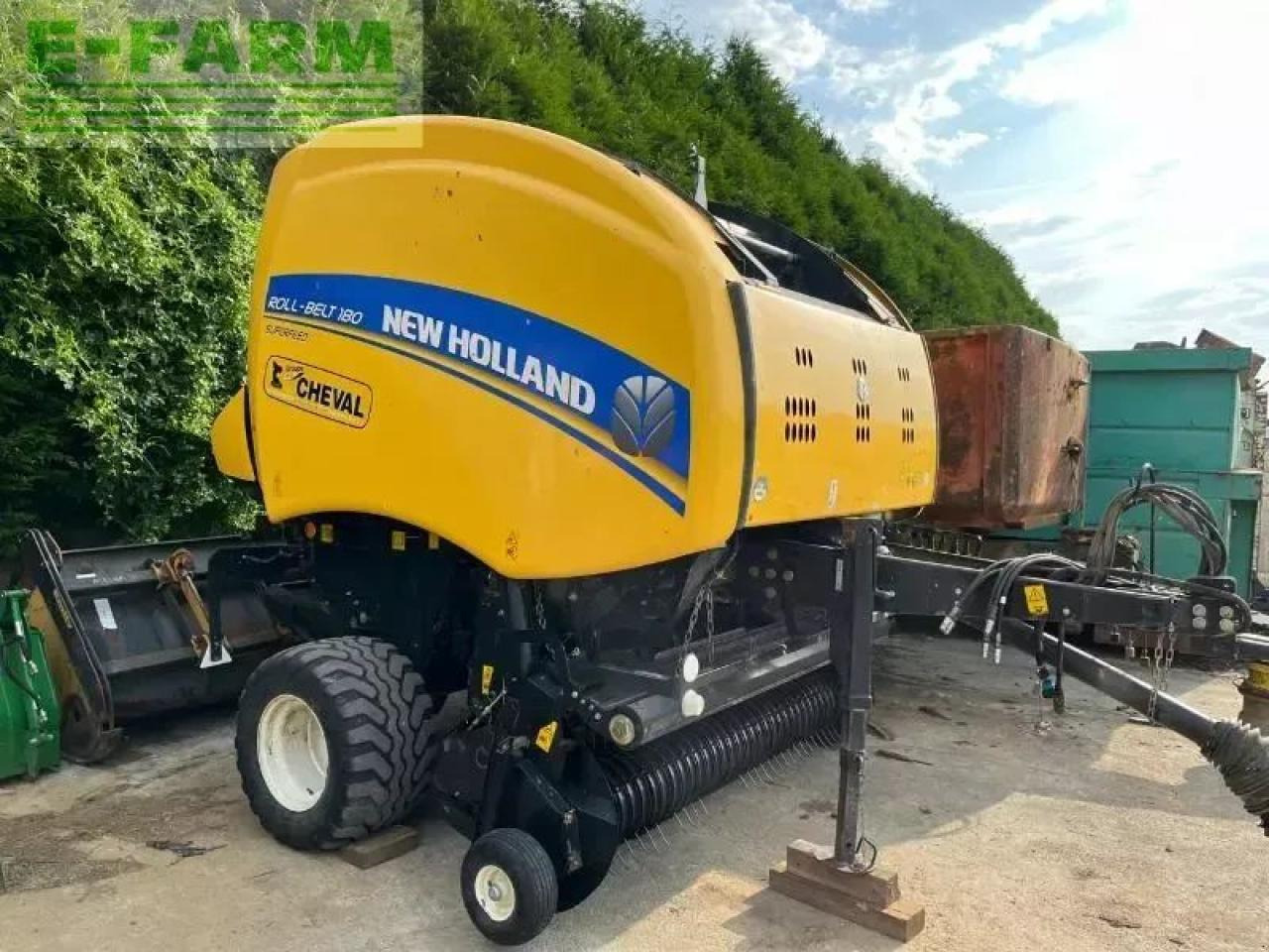 New Holland roll belt 180 - Stačiakampių ryšulių presas: foto 2 New Holland roll belt 180 - Stačiakampių ryšulių presas: foto 2