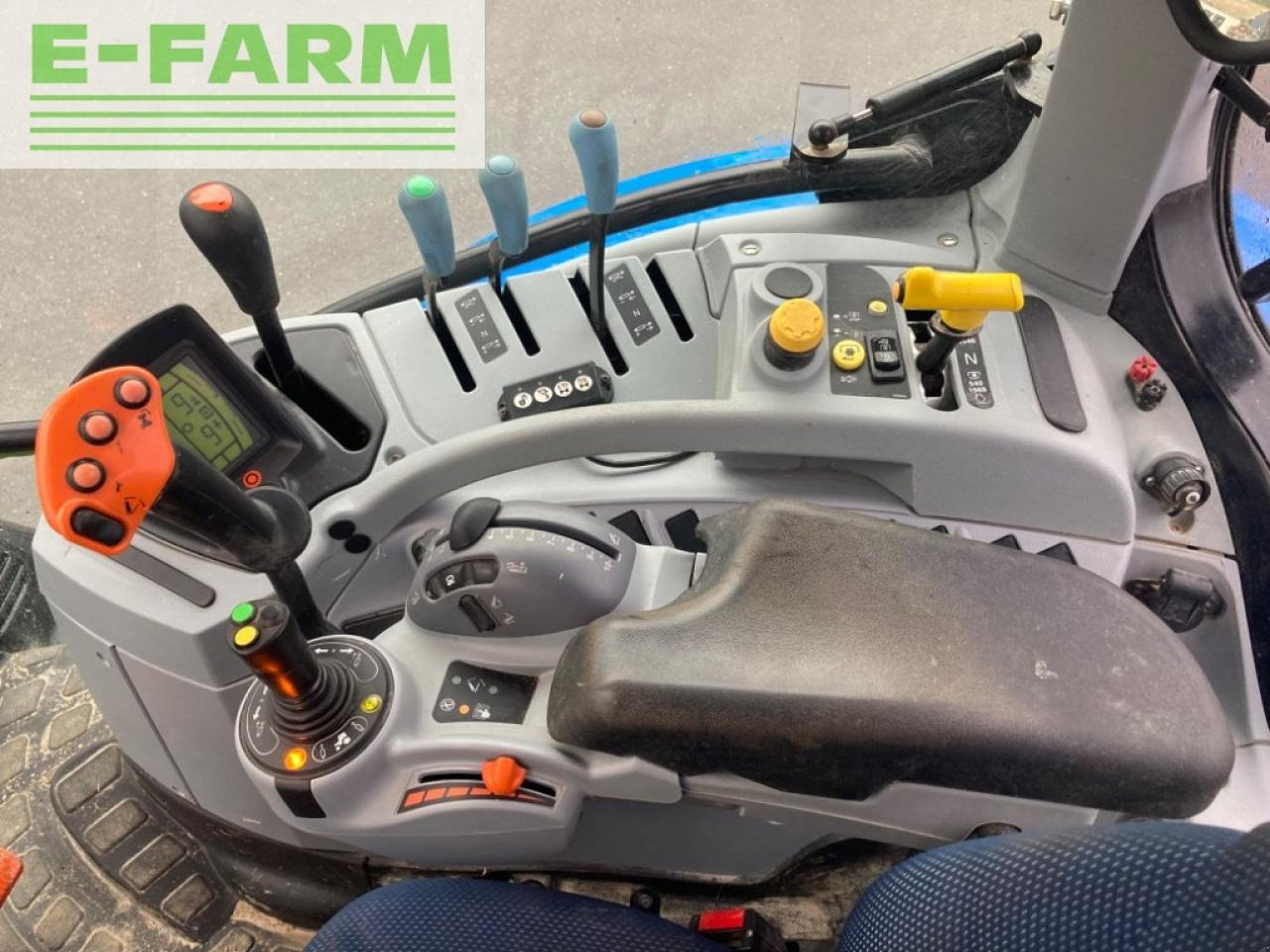New Holland t6.155 - Traktorius: foto 3 New Holland t6.155 - Traktorius: foto 3