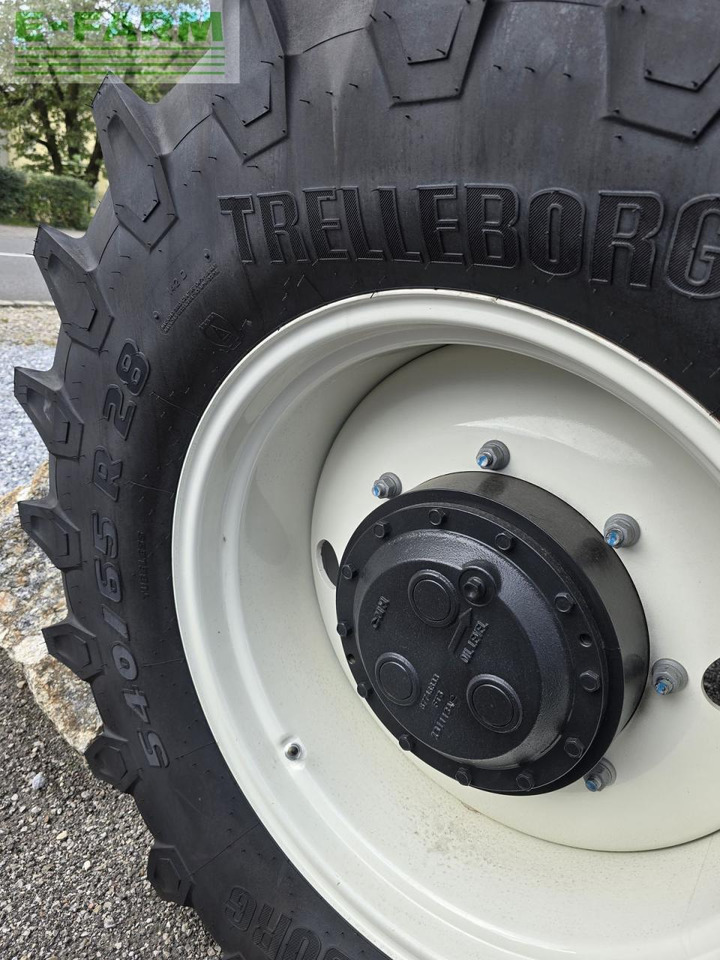 New Holland t6.155 dynamic command sidewinder ii (stage v) - Traktorius: foto 4 New Holland t6.155 dynamic command sidewinder ii (stage v) - Traktorius: foto 4