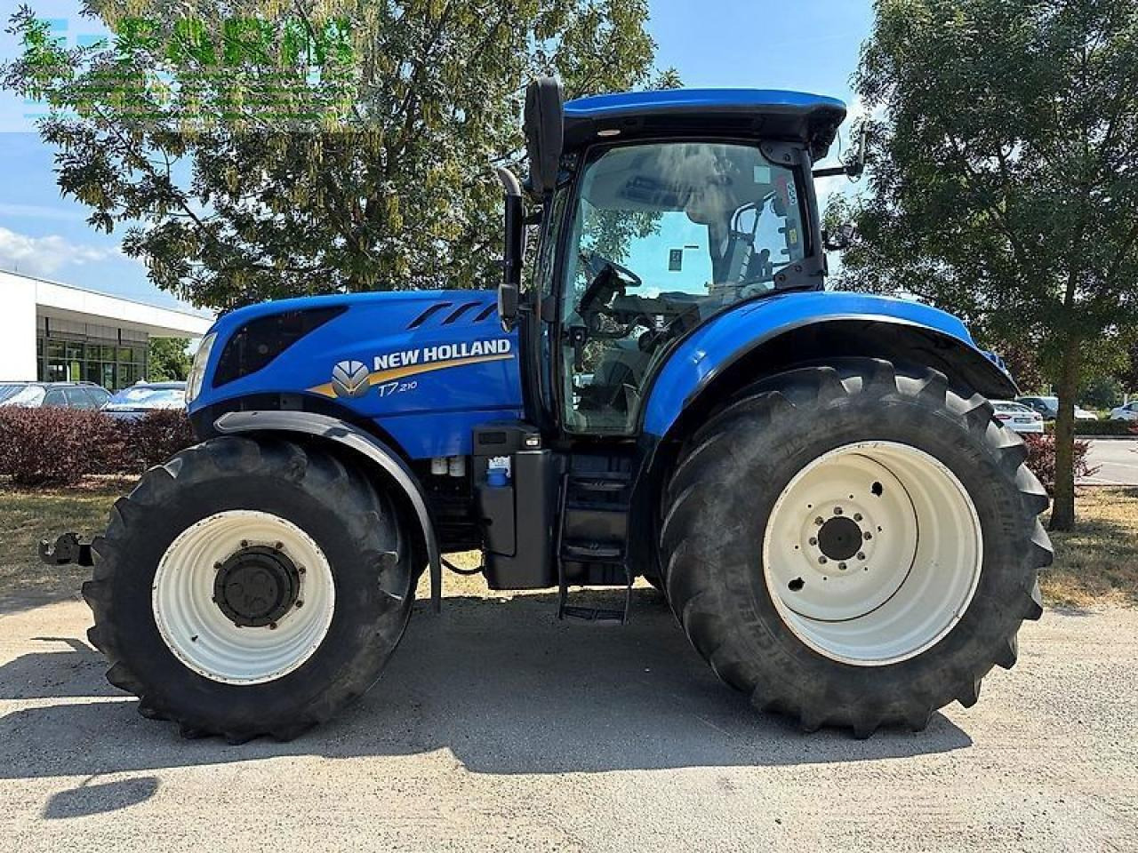 New Holland t7.210 powershift - Traktorius: foto 2 New Holland t7.210 powershift - Traktorius: foto 2