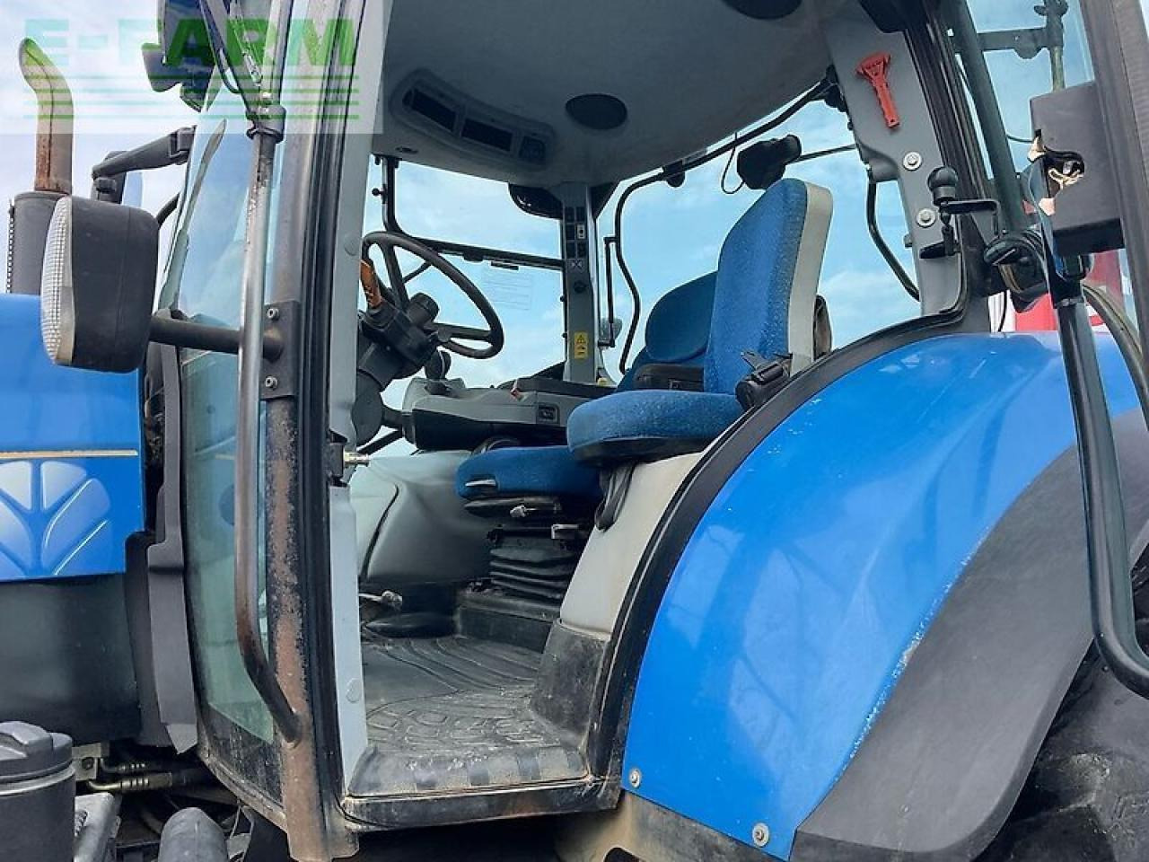 New Holland t7050 - Traktorius: foto 5 New Holland t7050 - Traktorius: foto 5