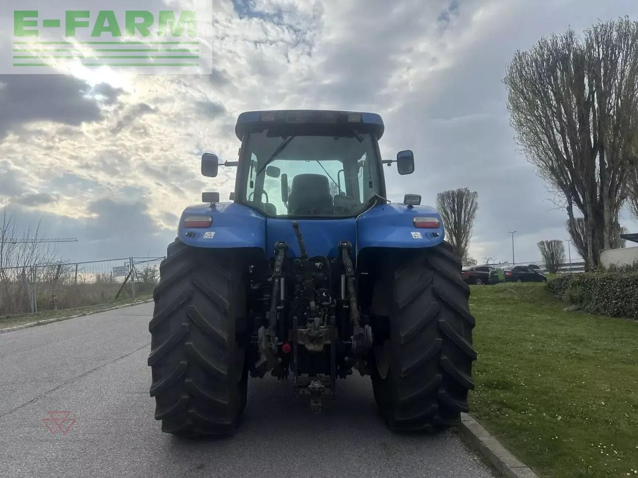 New Holland t8040 - Traktorius: foto 5 New Holland t8040 - Traktorius: foto 5